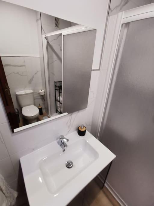 Apartamento En La Cala Del Moral Exteriör bild